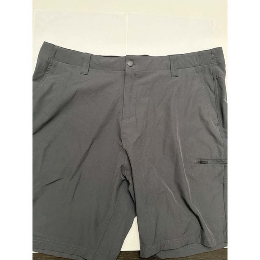 ZeroXposur Mens Charcoal Hiking Golf Travel Shorts Size 42  Zip Pocket.     5086